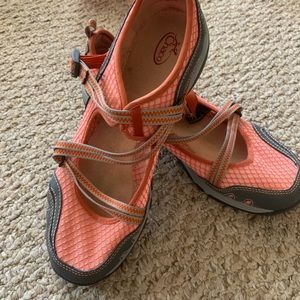 Women’s Chacos Shoes in Coral and Gray